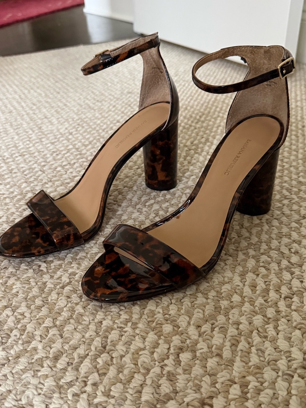 Banana Republic Patent Leather Tortoiseshell Ankle-Strap Heels | Size 10